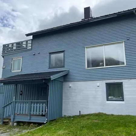 Old Fisherman's House With 4 Bedroom Сasa de vacaciones Gryllefjord
