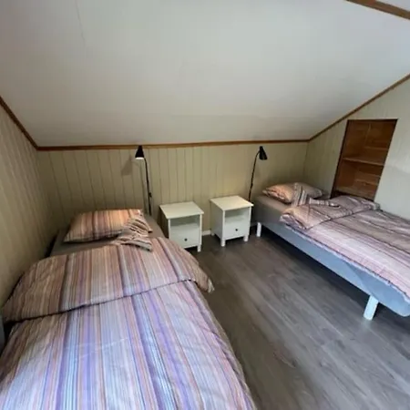 Сasa de vacaciones Old Fisherman's House With 4 Bedroom Gryllefjord