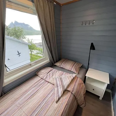 Old Fisherman's House With 4 Bedroom * Gryllefjord