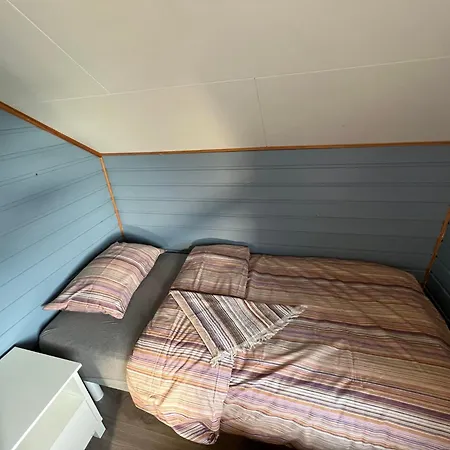 Old Fisherman's House With 4 Bedroom בית נופש Gryllefjord